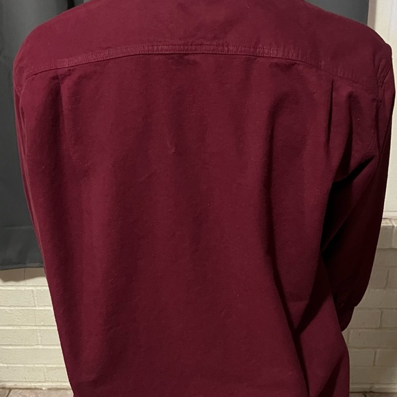 Men's Ridgecut Casual Button-Down Shirt in Burgundy - Picture 2 of 10
